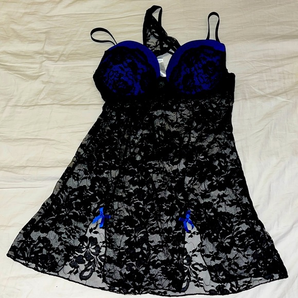 Sexy Lace Lingerie (L) with Thong - Picture 4 of 6